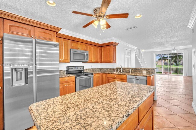 Building Photo - 1491 Sorrento Dr