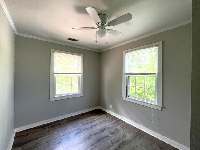 Building Photo - Excellent Location Near Old Hickory Lake