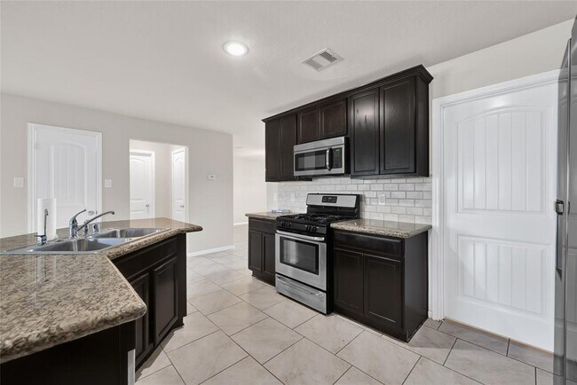 Building Photo - 29115 Jacobs River Dr