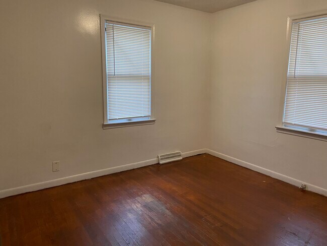 Building Photo - 11443 Caddilac Ave