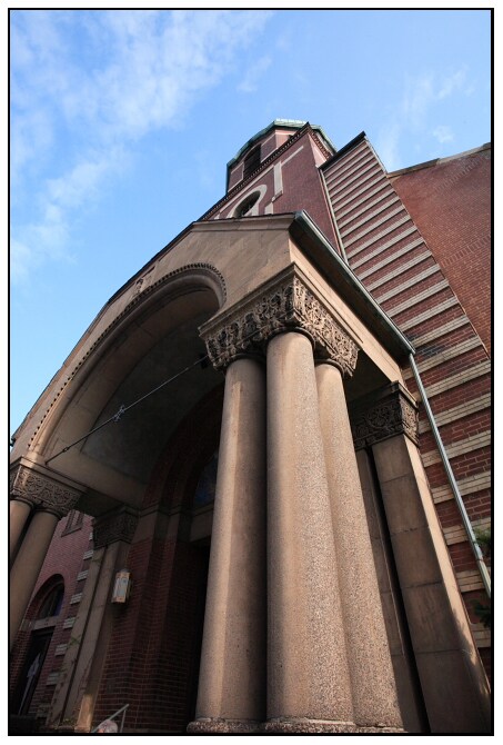 Building Photo - 2301 Mission St