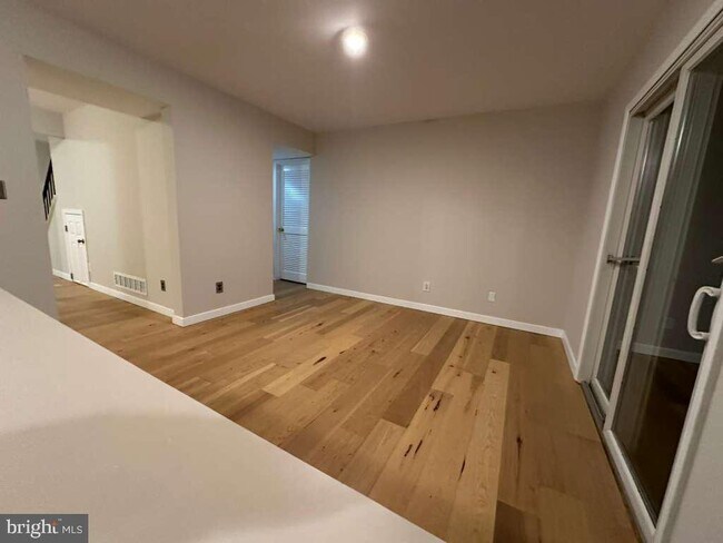 Building Photo - 5 Woodmill Dr