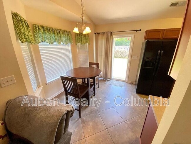 Building Photo - 109 Travertine Crossing