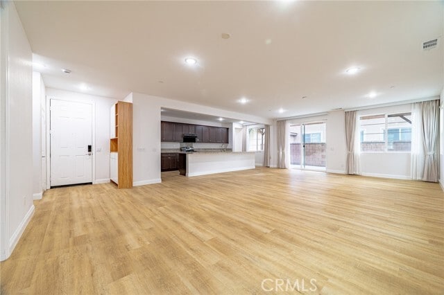 Building Photo - 3152 E Olympic Dr