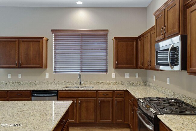 Building Photo - 2268 W River Rock Trail