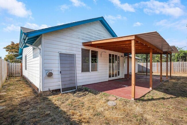 Building Photo - 1075 Mildred Ln SE