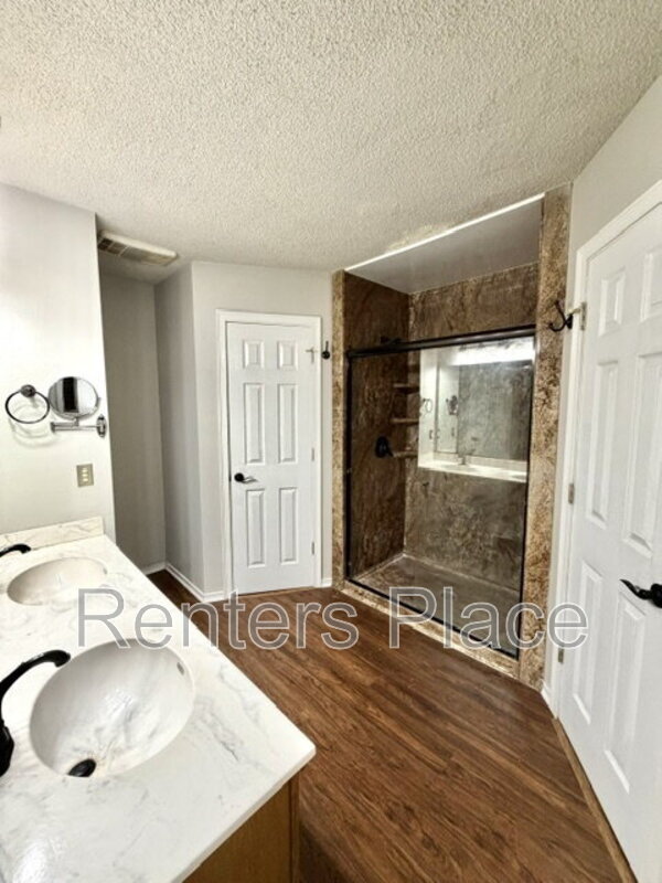 Building Photo - 14148 S Poplar Pl