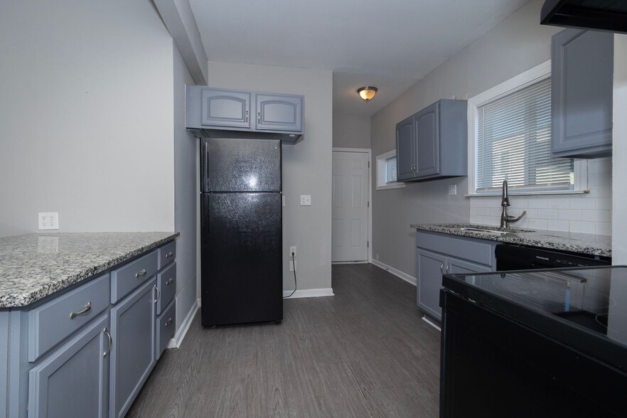 Building Photo - 2708 Olive St