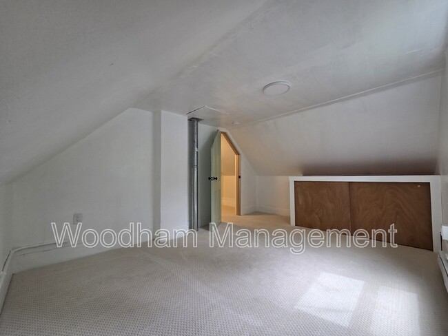 Building Photo - 521 N Rouse Ave
