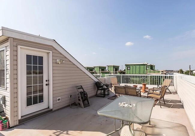 Building Photo - Coming Soon – 3BR/4BA End-Unit Townhome wi...