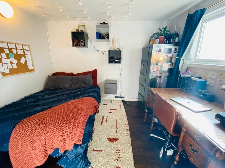 Bedroom 2 - 1800 Abbott Ave