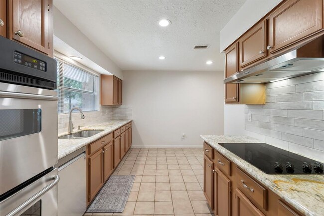 Building Photo - 78 Deerfoot Ct