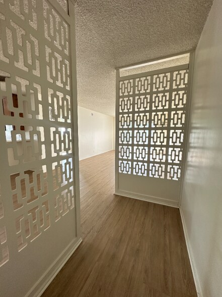 Building Photo - 4350 Troost Ave