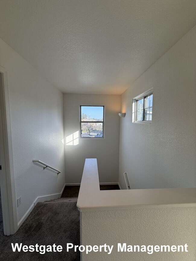 Building Photo - 737 Judith Ct