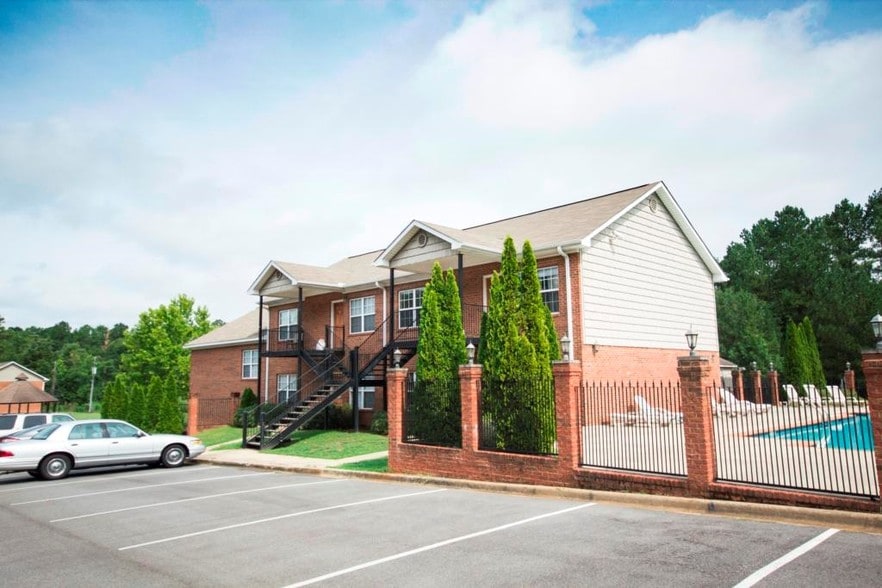 Primary Photo - Salem Manor Apartments