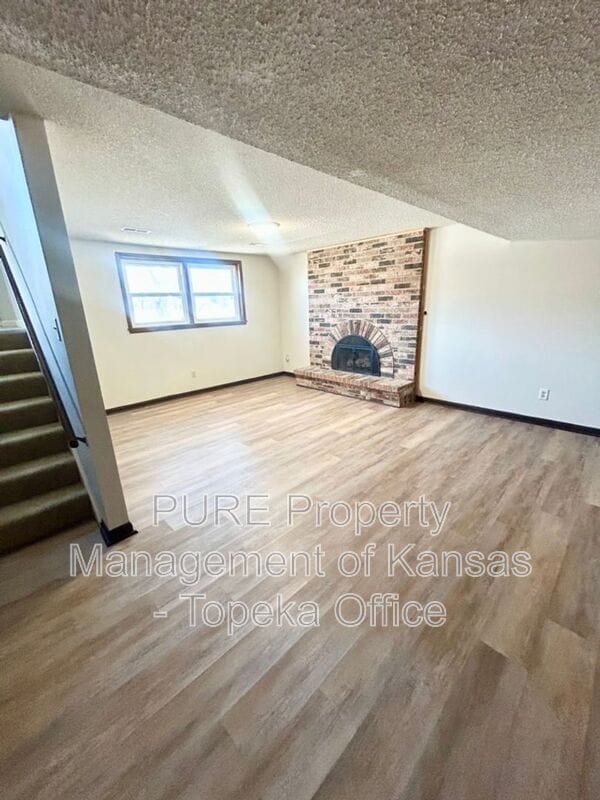 Building Photo - 2746 SE Lakeshore Blvd