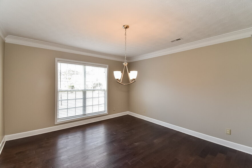 Building Photo - 2091 Samantha Cir S W