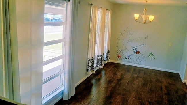 Building Photo - 312 McKnight Dr