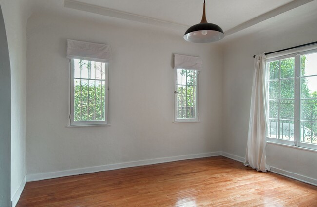 Building Photo - 035
