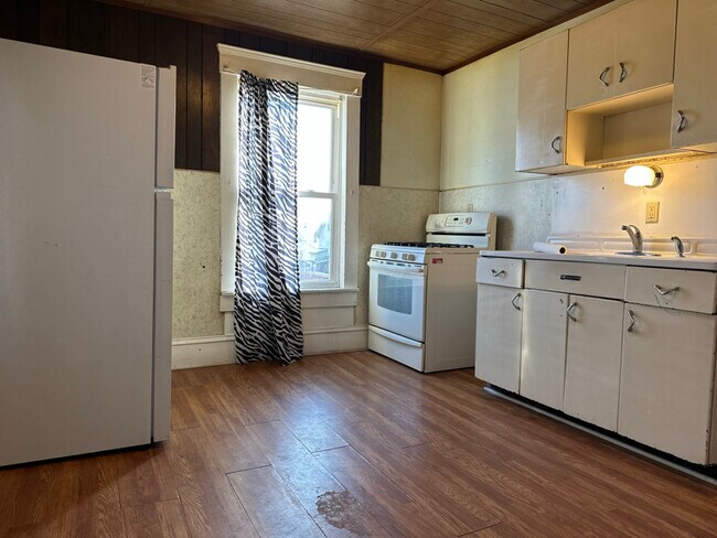 Building Photo - 2228 11th St SW