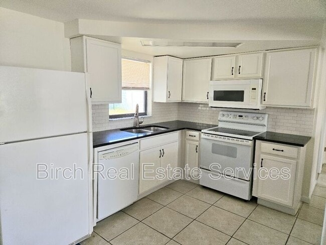 Building Photo - 1247 Chelsea Ln