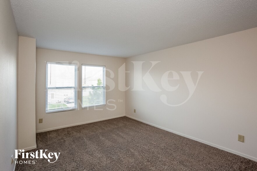 Building Photo - 15393 Border Dr