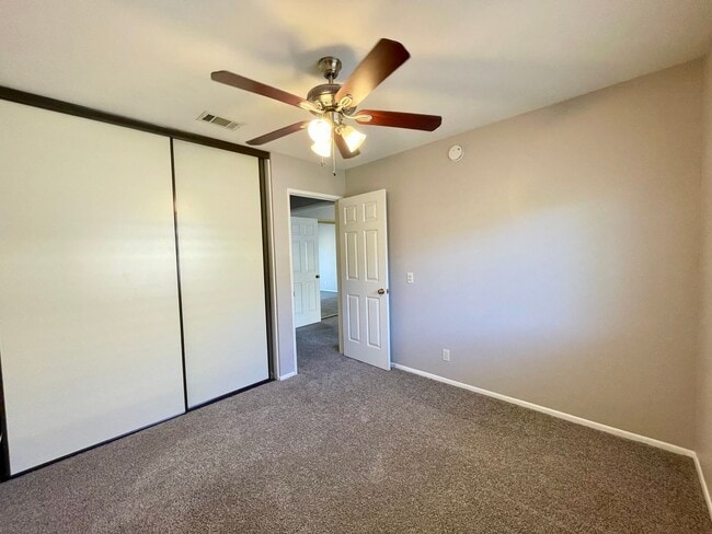 Building Photo - Beautiful 2 Bedroom, 2 Bath Single Story Home