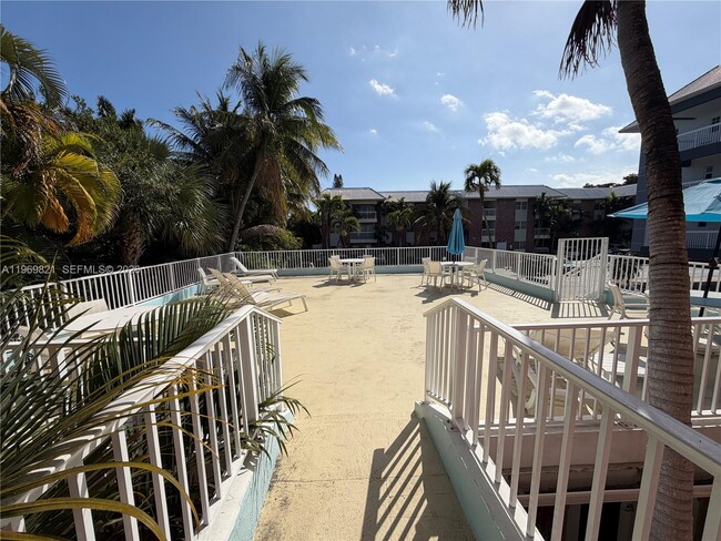 Building Photo - 2426 SE 17th St