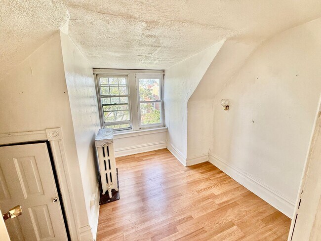 Building Photo - 43 S 13th St