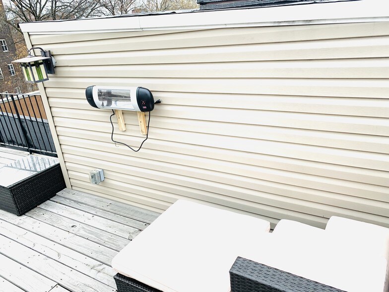 Building Photo - 1893 Pacific St