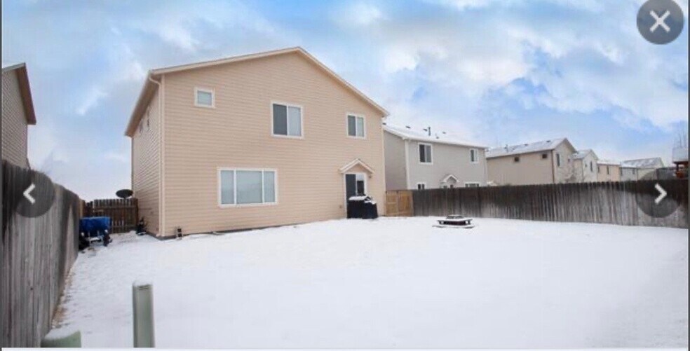 Building Photo - 10260 Deer Meadow Cir