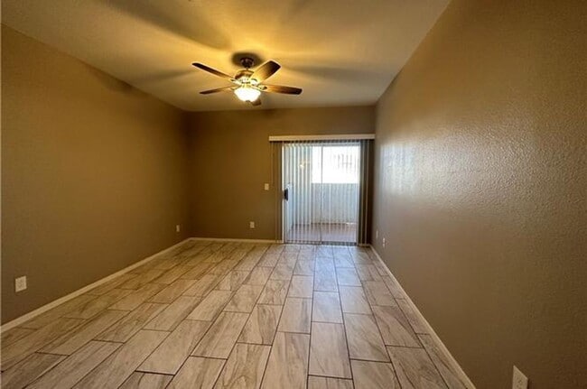 Building Photo - 6480 Annie Oakley Dr