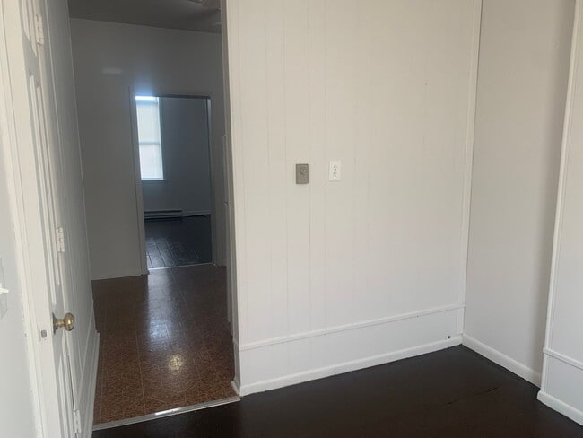 Building Photo - 403 Miami St