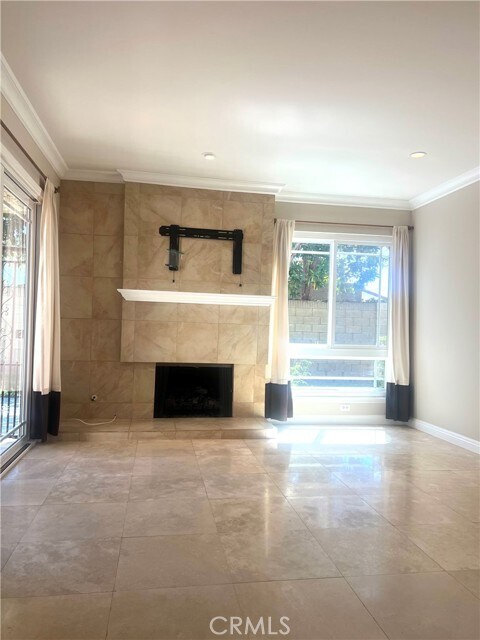 Building Photo - 5052 Hampton Ct