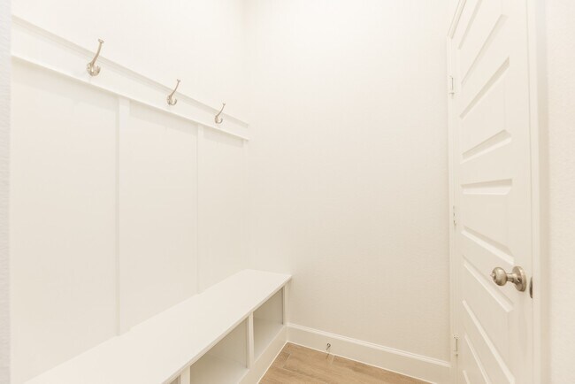 Building Photo - 2802 Sweet Honey Ln