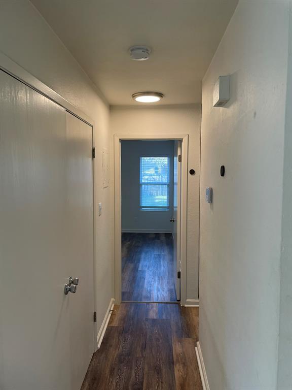 Building Photo - 8801 Pineridge Dr