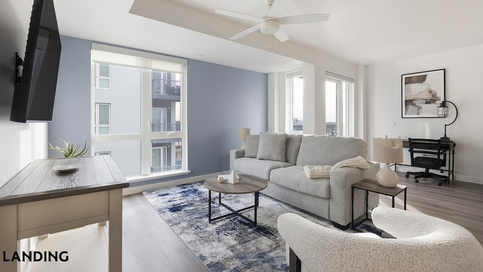 Building Photo - 707 S Farmer Ave