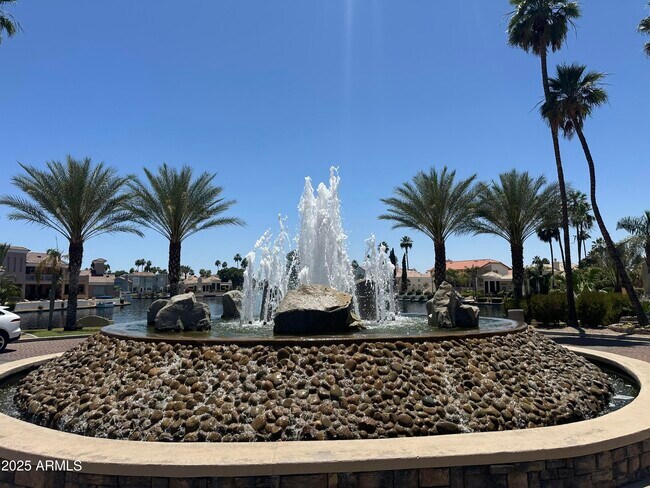 Building Photo - 758 S Lagoon Dr