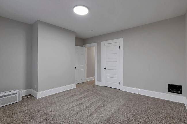 Building Photo - 293-295 Woodrow Ave