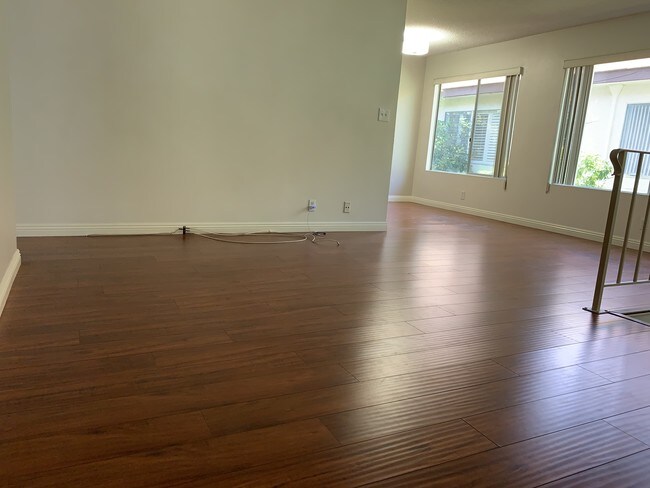 Living Area - 56 N Michigan Ave