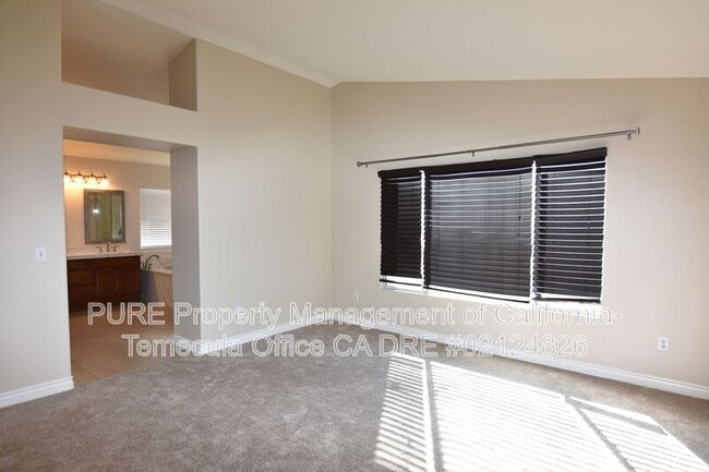 Building Photo - 45093 Corte Camellia