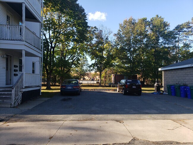 Building Photo - 17 Starkey Ave