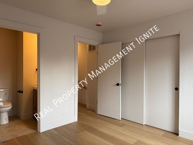 Building Photo - 1972 NE Sams Loop