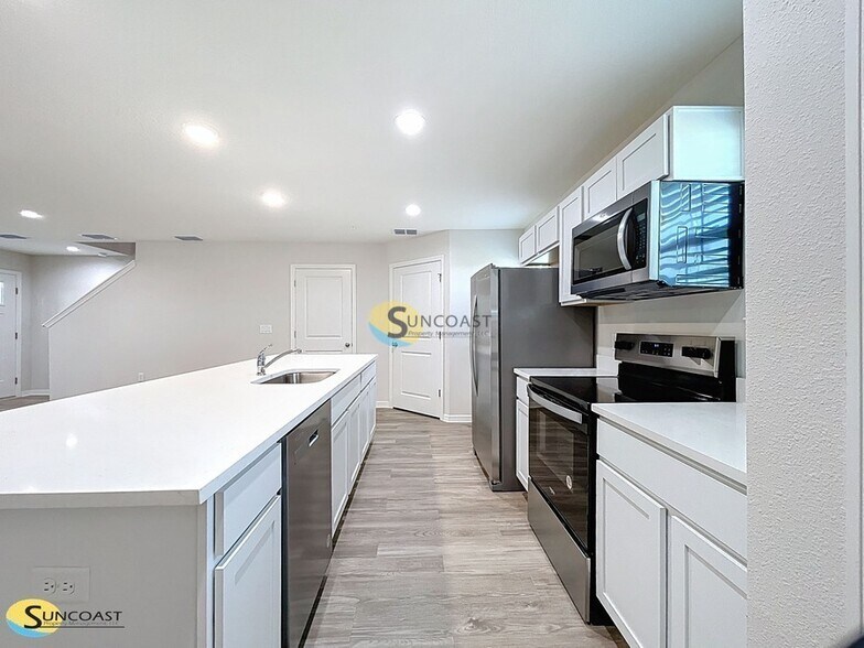 Building Photo - 3821 SW 43rd Ct