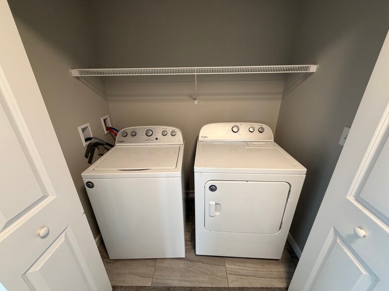 Building Photo - 27 Jefferson St