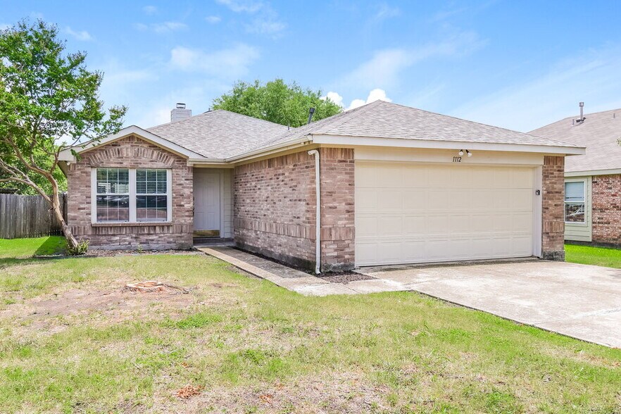 Building Photo - 1112 Alexandria Dr