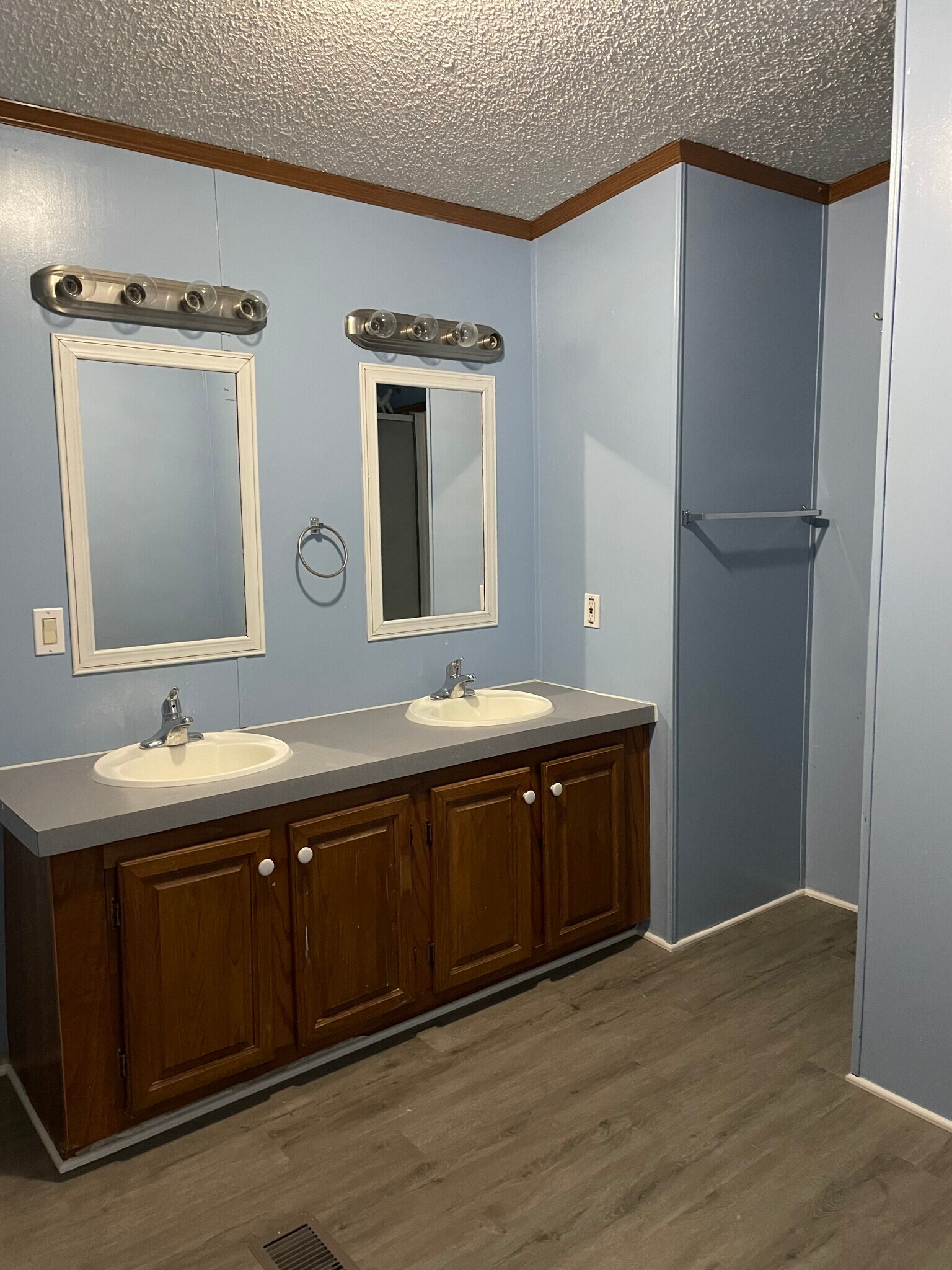 Building Photo - 128 White Pine Blvd