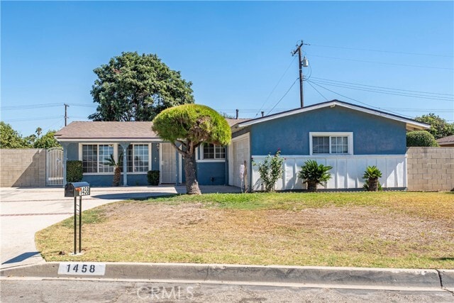 Primary Photo - 1458 Sandia Ave