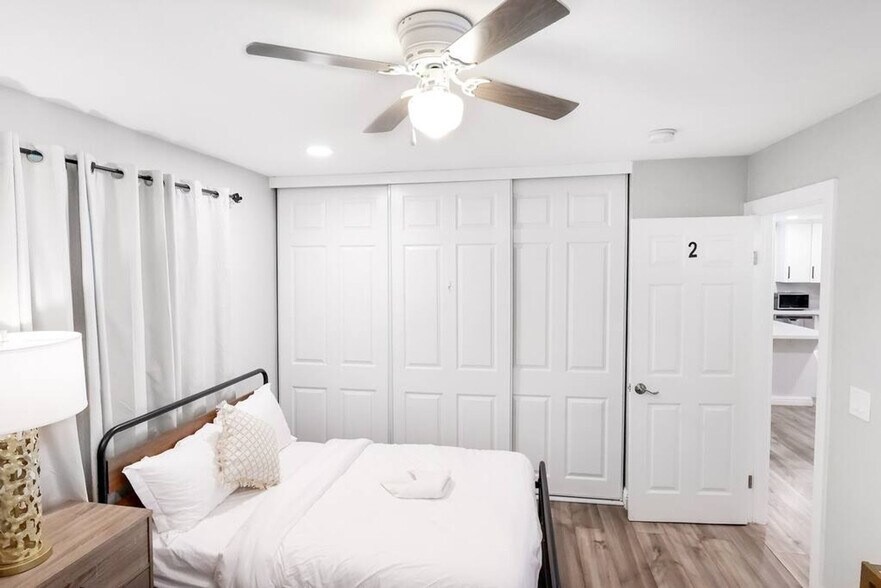 Building Photo - 1063-67 Gillespie Dr