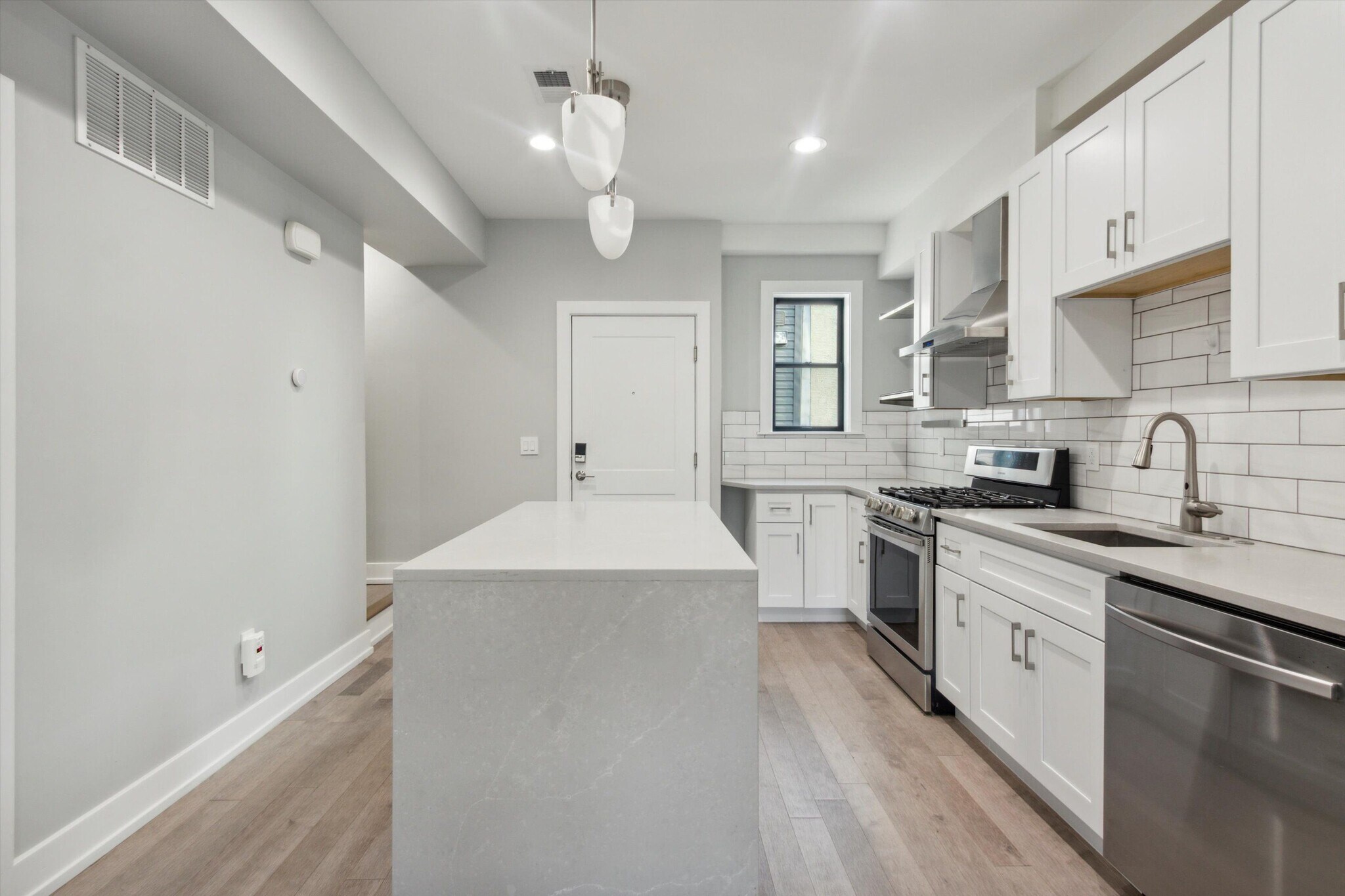 Building Photo - 3828 Baring St